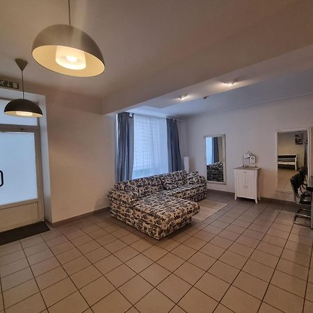 Camellia Studio Apartment & Parking Riga Kültér fotó