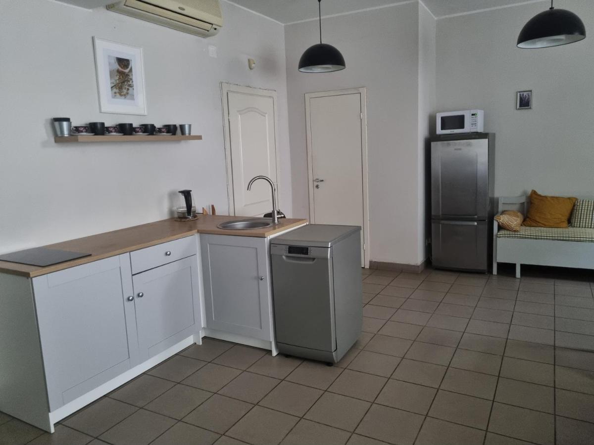 Camellia Studio Apartment & Parking Riga Kültér fotó